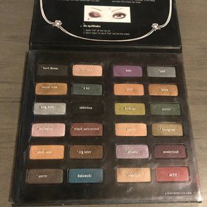 Kat Von D Makeup - Limited Edition KVD Spellbinding Palette Kat Von D Makeup - Limited Edition KVD Spellbinding Palette